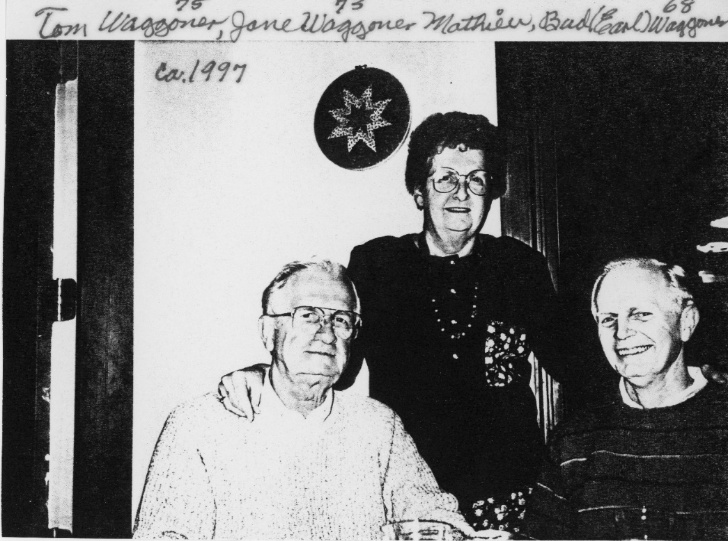 Earl and Alice (Foley) Waggoner Family